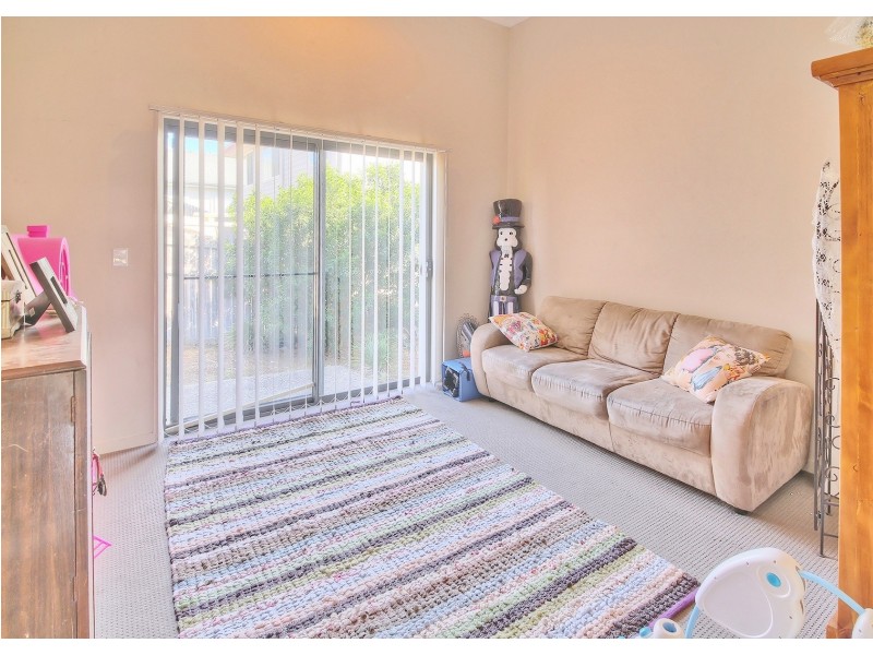 1 Yarraman Chase, Waterford QLD 4133