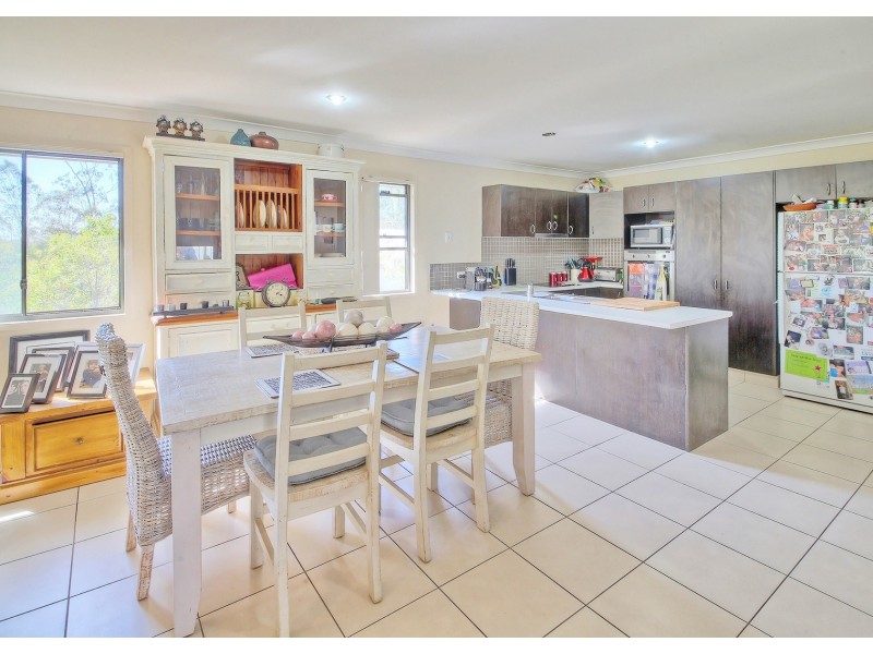 1 Yarraman Chase, Waterford QLD 4133