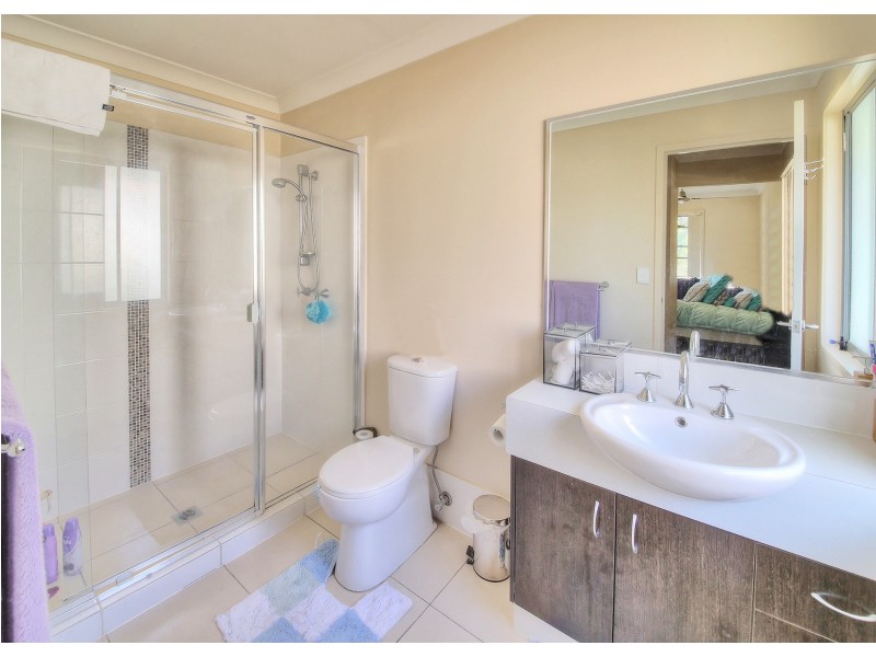 1 Yarraman Chase, Waterford QLD 4133