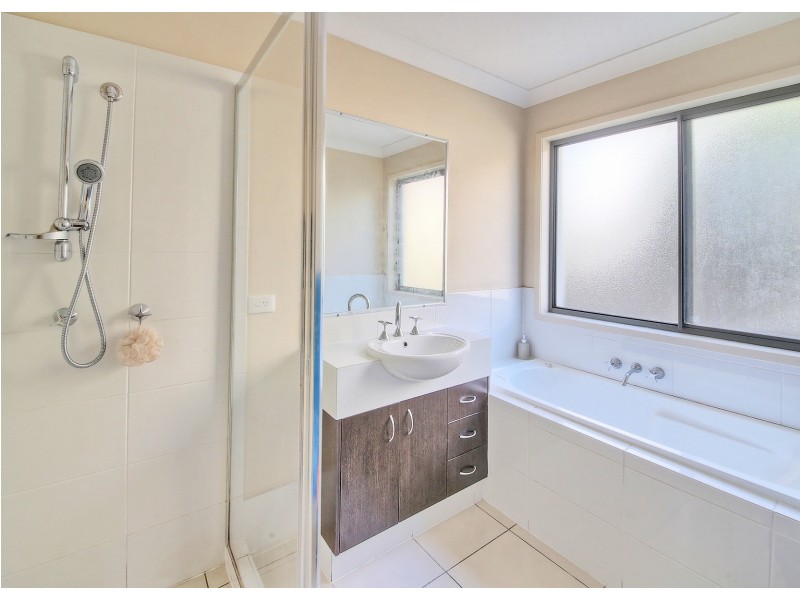 1 Yarraman Chase, Waterford QLD 4133