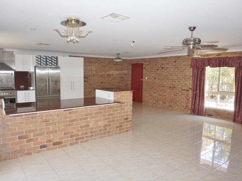 69 Dennis Road, Springwood QLD 4127