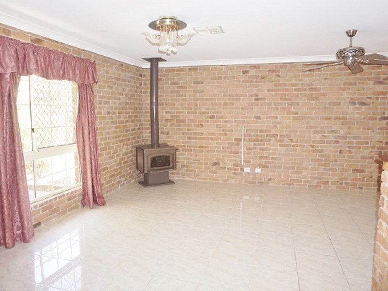 69 Dennis Road, Springwood QLD 4127