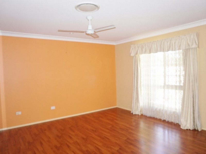 69 Dennis Road, Springwood QLD 4127