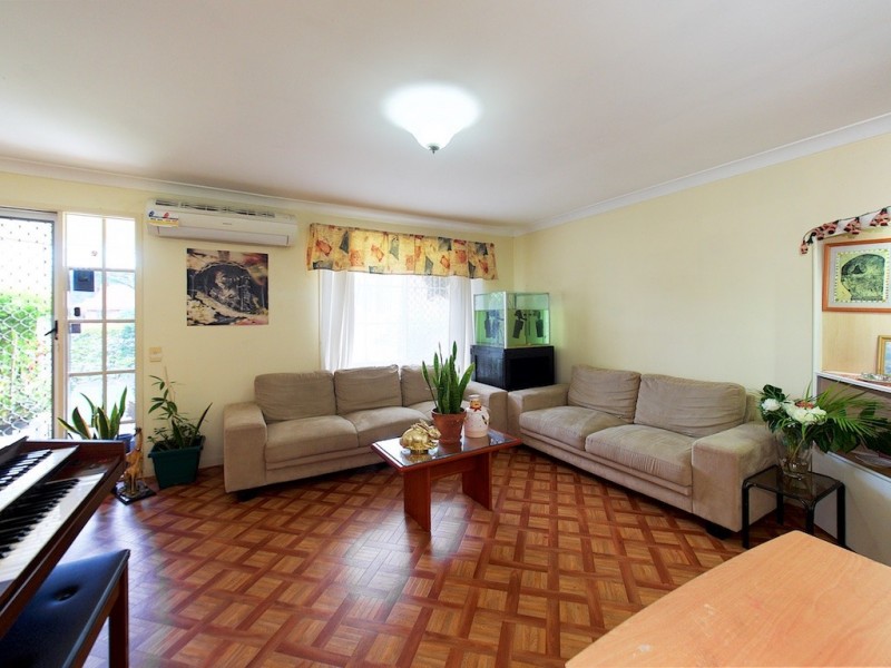 34 Thistle Street, Regents Park QLD 4118