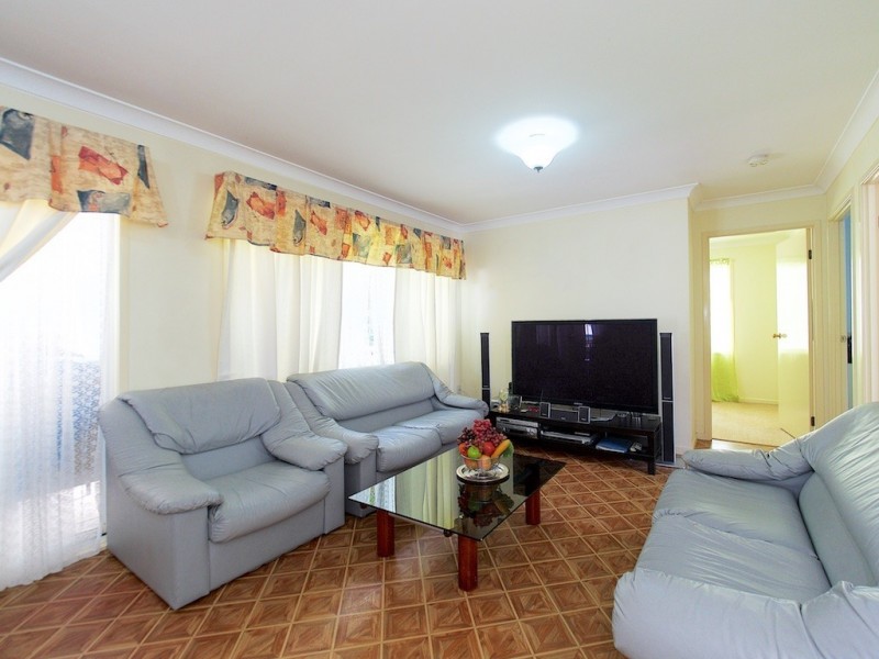 34 Thistle Street, Regents Park QLD 4118