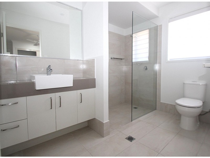 2A Belleni Court, Point Vernon QLD 4655