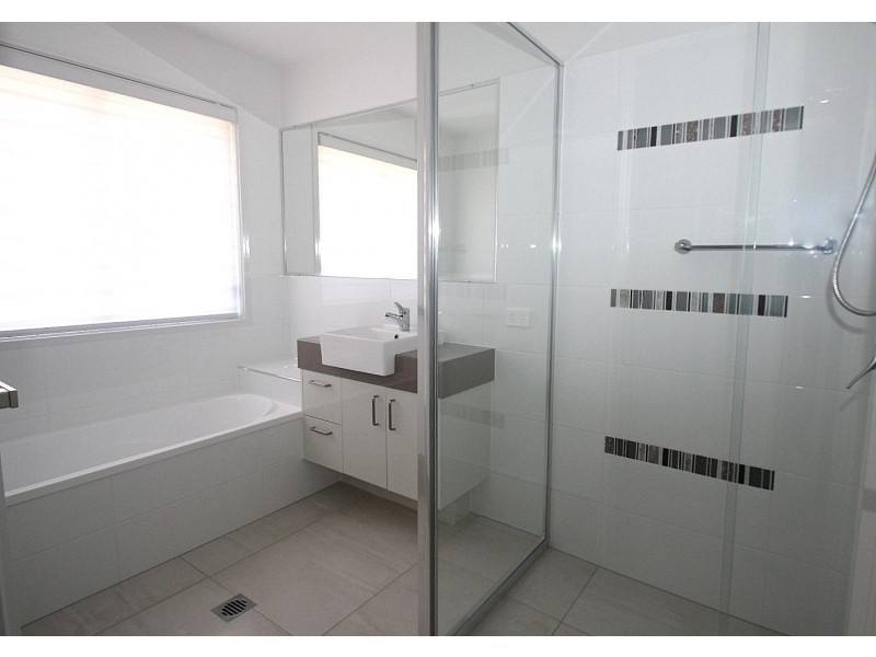 2A Belleni Court, Point Vernon QLD 4655