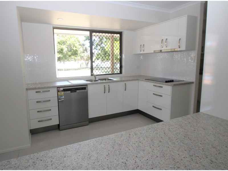 170 Truro Street, Urangan QLD 4655