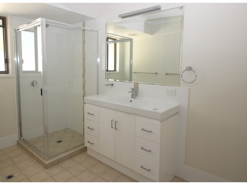 170 Truro Street, Urangan QLD 4655