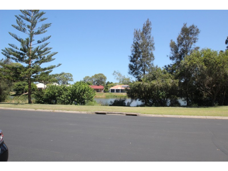 170 Truro Street, Urangan QLD 4655