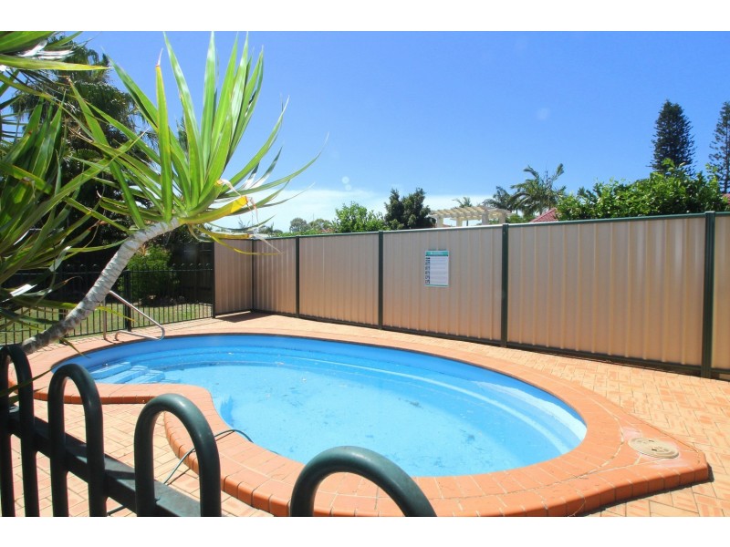 170 Truro Street, Urangan QLD 4655