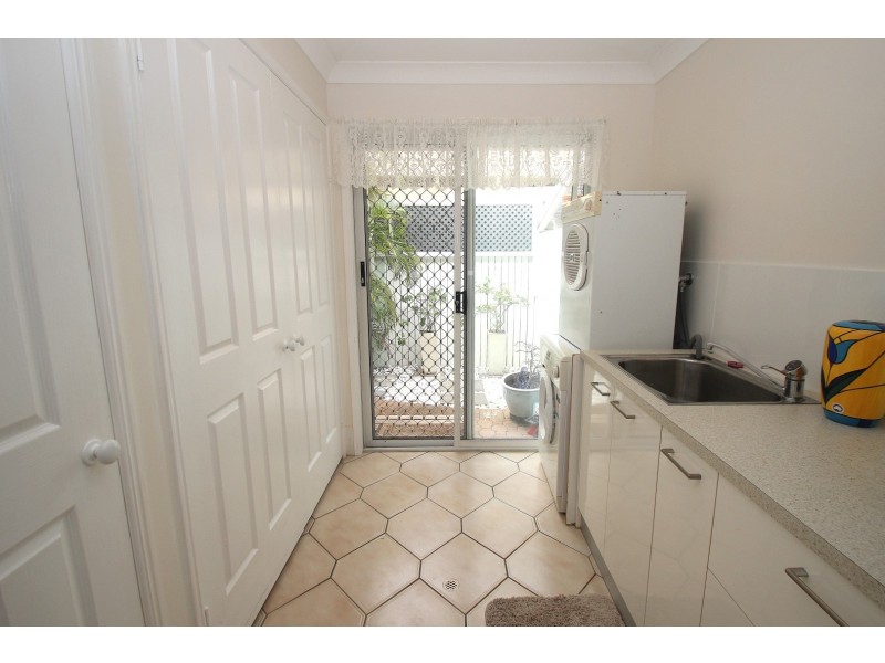 31 Lido Parade, Urangan QLD 4655