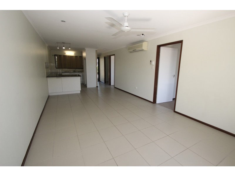 Unit 2/8 Prince Street, Urangan QLD 4655