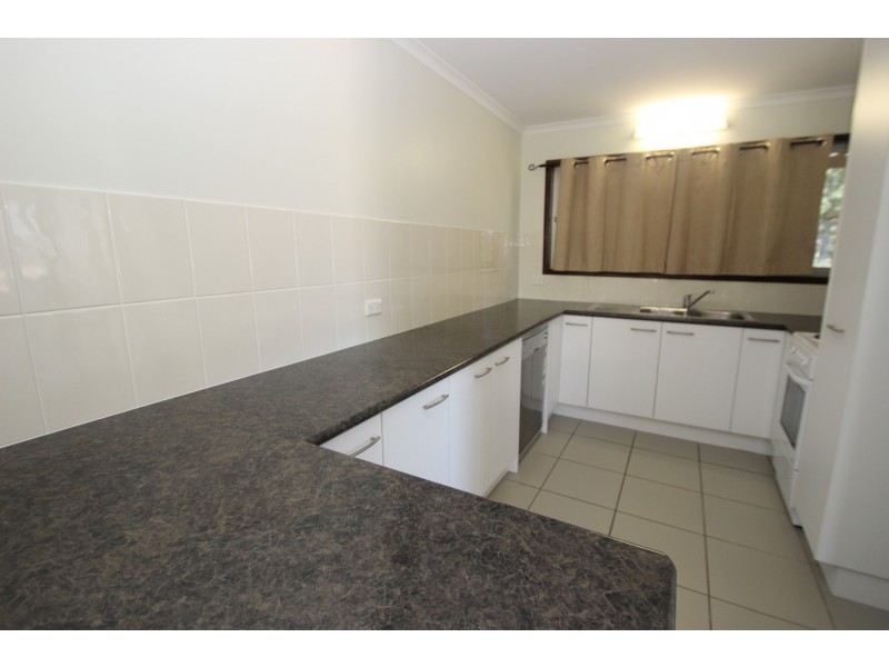 Unit 2/8 Prince Street, Urangan QLD 4655