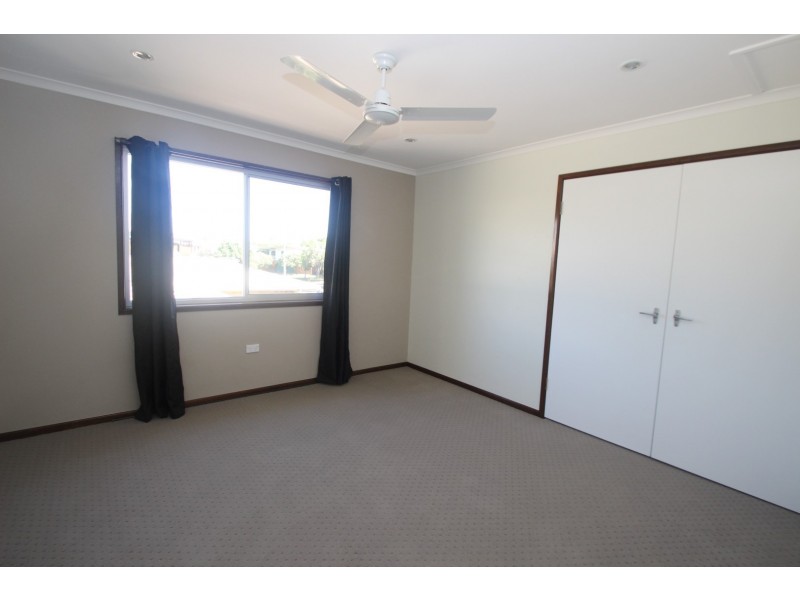 Unit 2/8 Prince Street, Urangan QLD 4655
