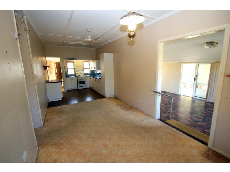 12 Mant Street, Point Vernon QLD 4655