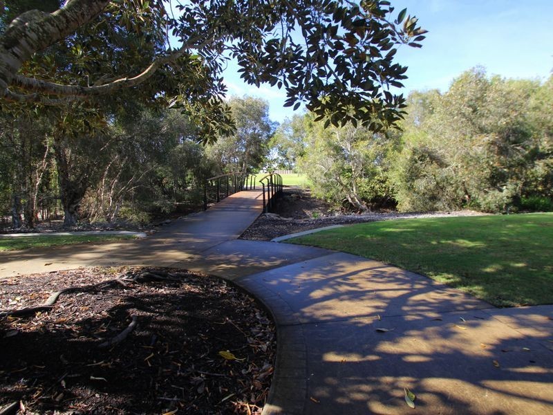 15 Parkview Street, Wondunna QLD 4655