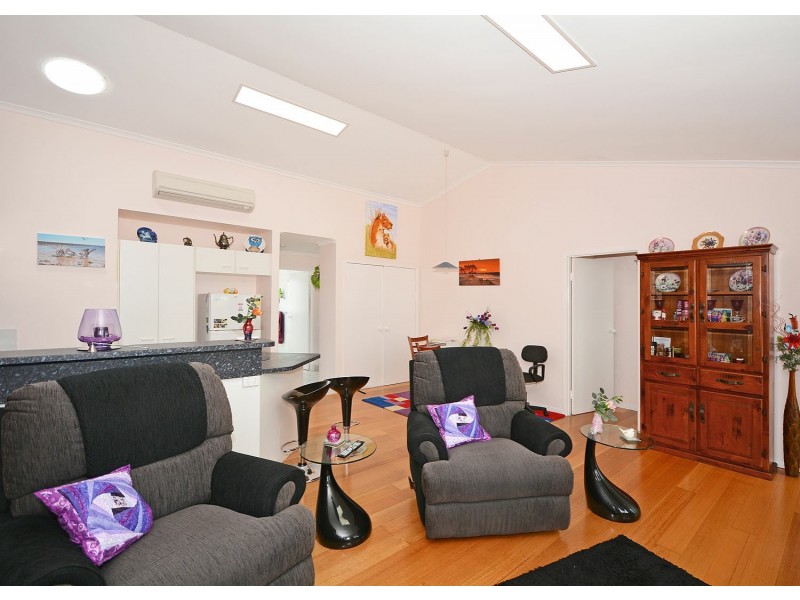 Unit 11/11 Doolong Road, Kawungan QLD 4655