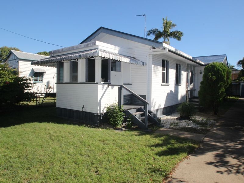 12 Ocean Street, Torquay QLD 4655