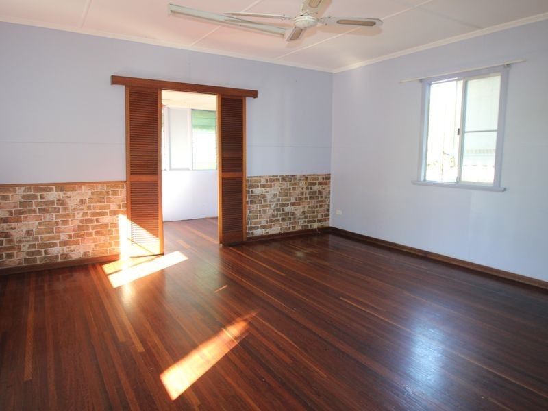 12 Ocean Street, Torquay QLD 4655