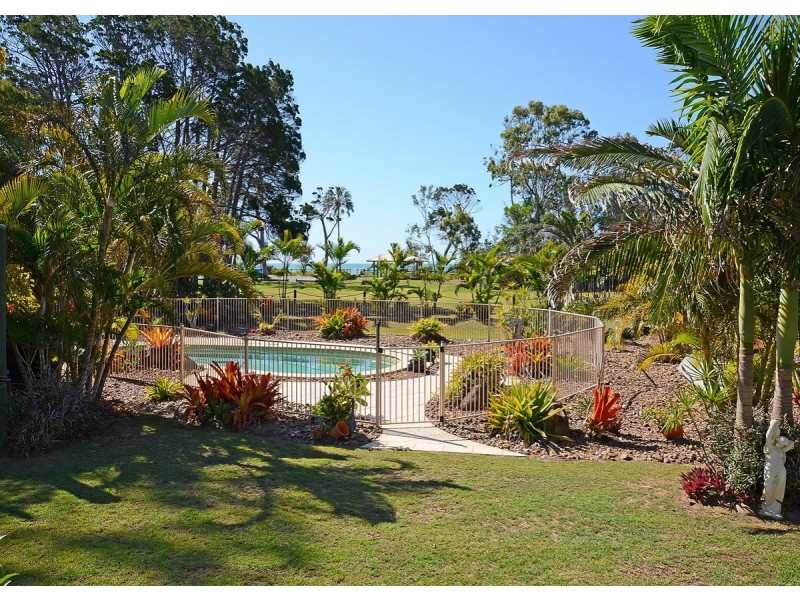 4 Meadow Drive, Dundowran Beach QLD 4655