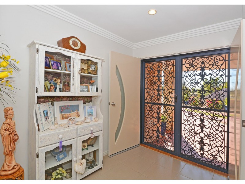 8 Pembridge Circuit, Urraween QLD 4655