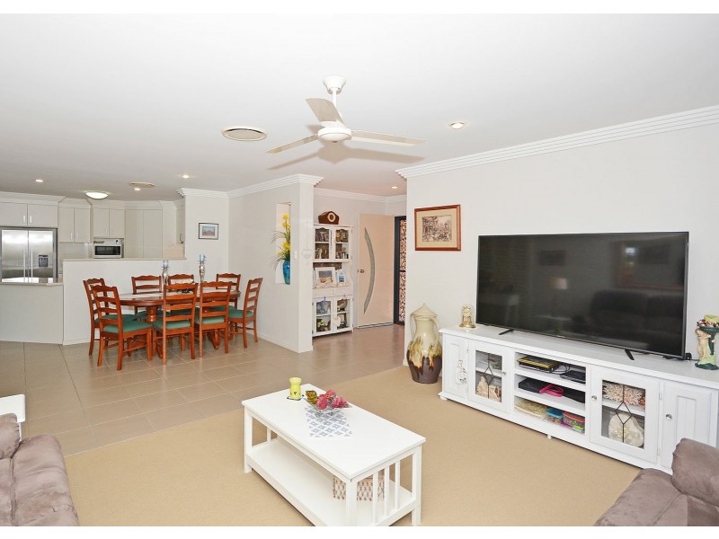 8 Pembridge Circuit, Urraween QLD 4655