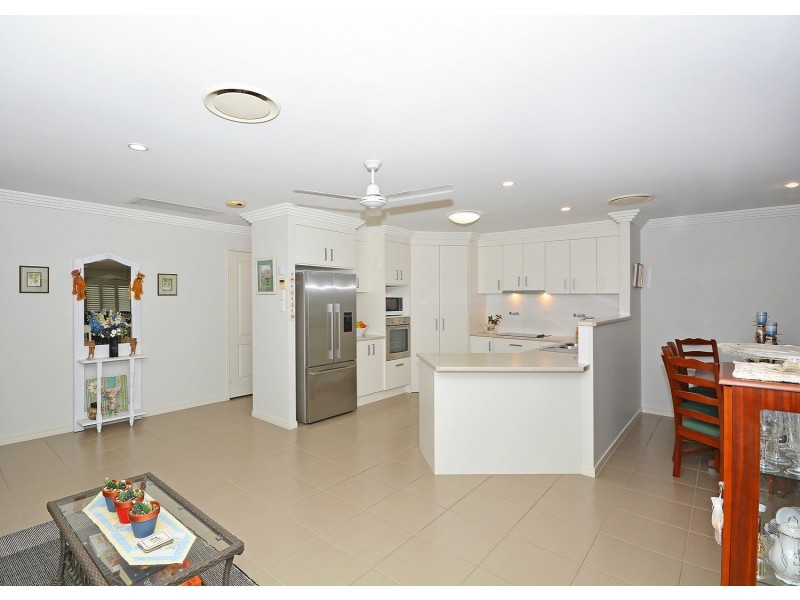 8 Pembridge Circuit, Urraween QLD 4655