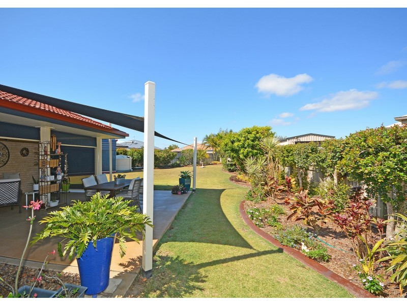 8 Pembridge Circuit, Urraween QLD 4655