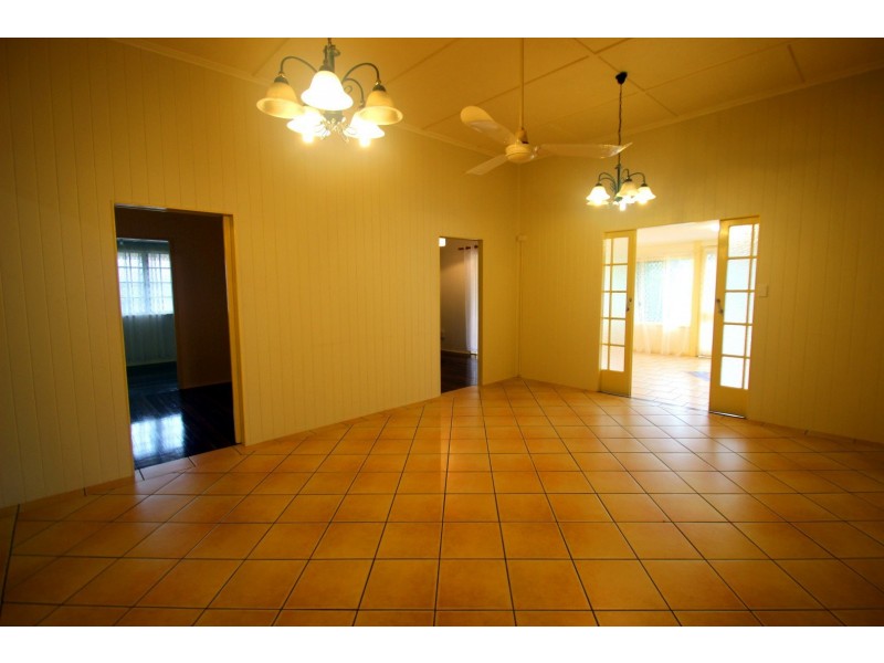 212 Esplanade, Pialba QLD 4655