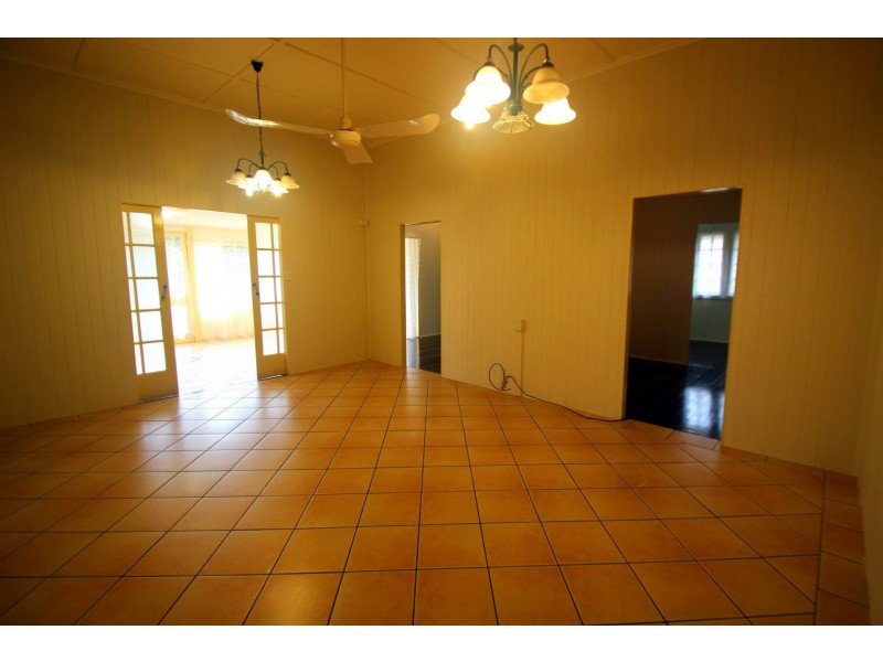 212 Esplanade, Pialba QLD 4655