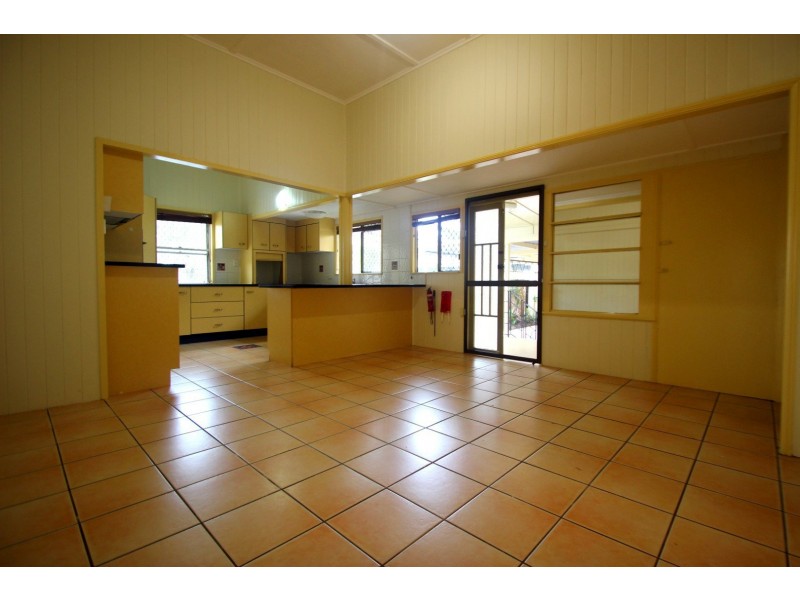 212 Esplanade, Pialba QLD 4655