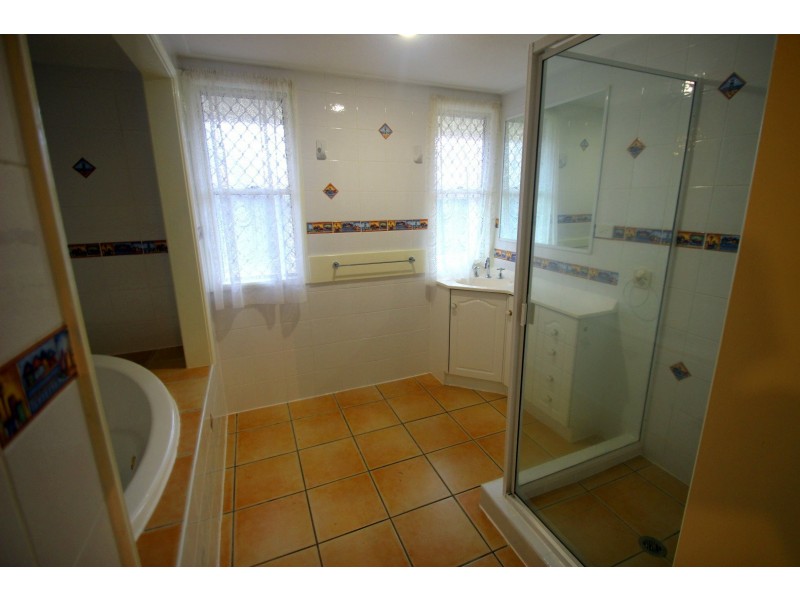 212 Esplanade, Pialba QLD 4655