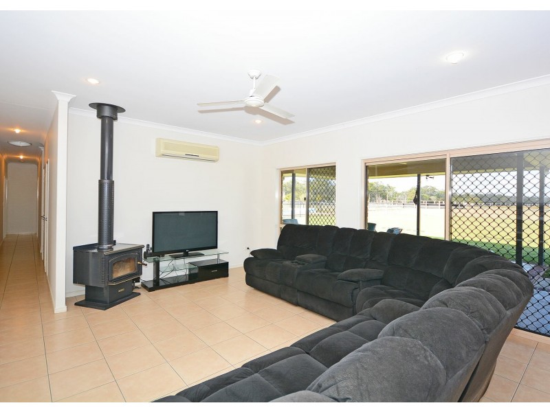121 Curran Street, Booral QLD 4655