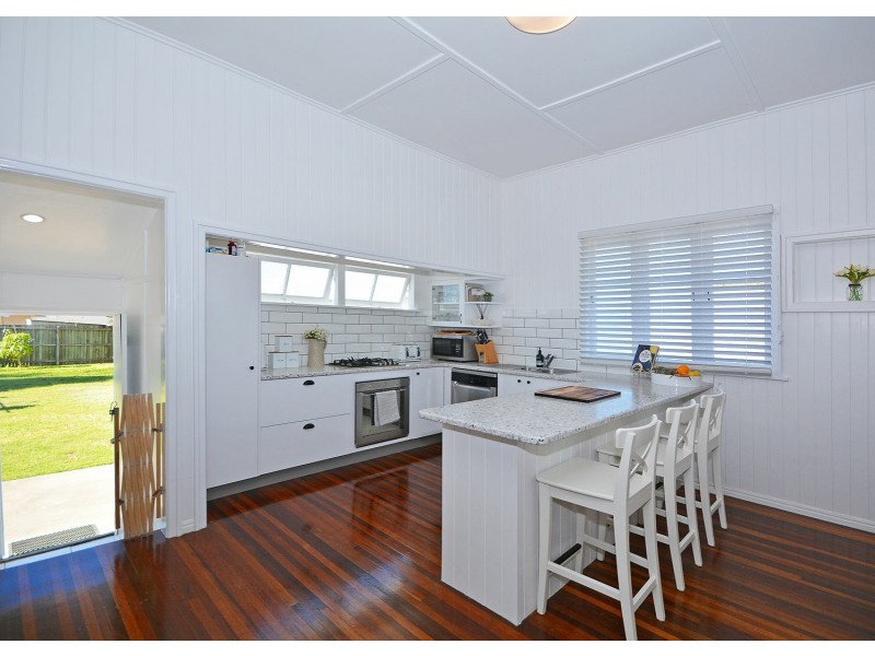 32 Pulgul Street, Urangan QLD 4655