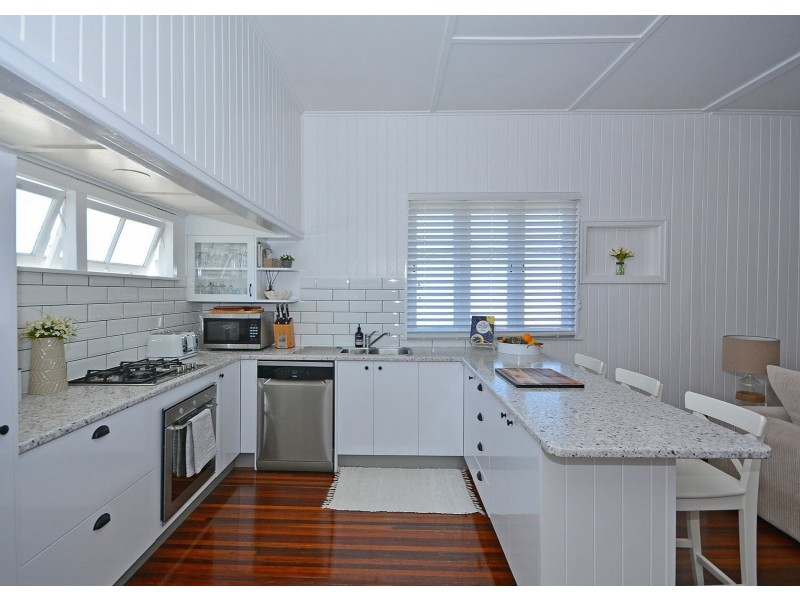 32 Pulgul Street, Urangan QLD 4655