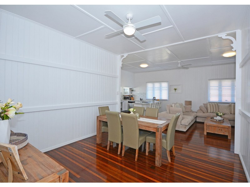 32 Pulgul Street, Urangan QLD 4655