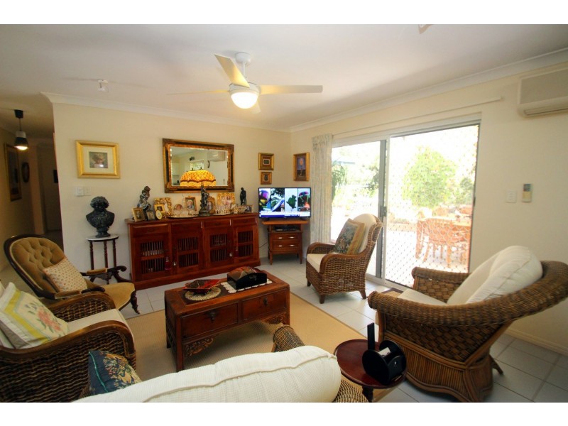 55 Ladbroke Crescent, Urangan QLD 4655