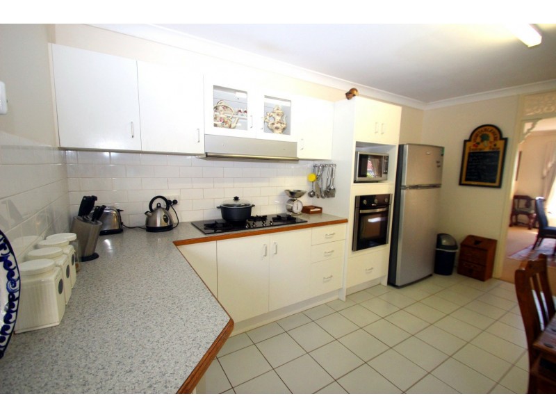 55 Ladbroke Crescent, Urangan QLD 4655