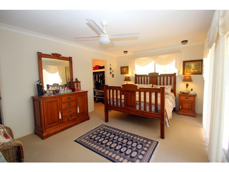 55 Ladbroke Crescent, Urangan QLD 4655