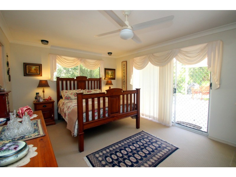 55 Ladbroke Crescent, Urangan QLD 4655