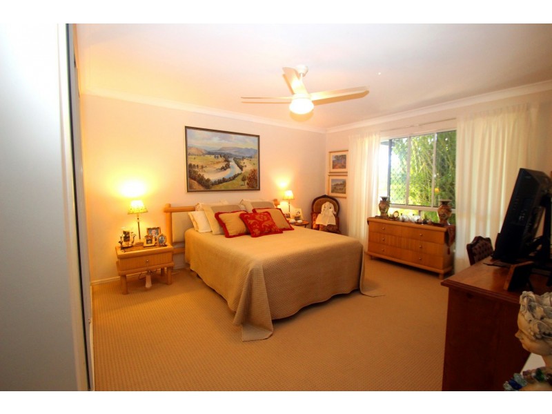 55 Ladbroke Crescent, Urangan QLD 4655