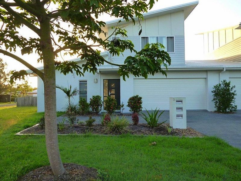 Unit 2/5 Seaway Parade, Toogoom QLD 4655