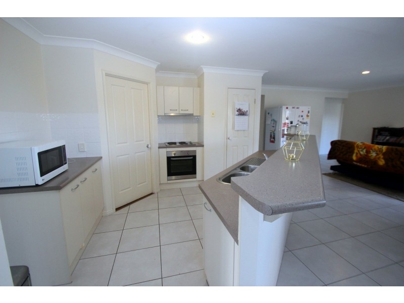 10 Trill Court, Urangan QLD 4655