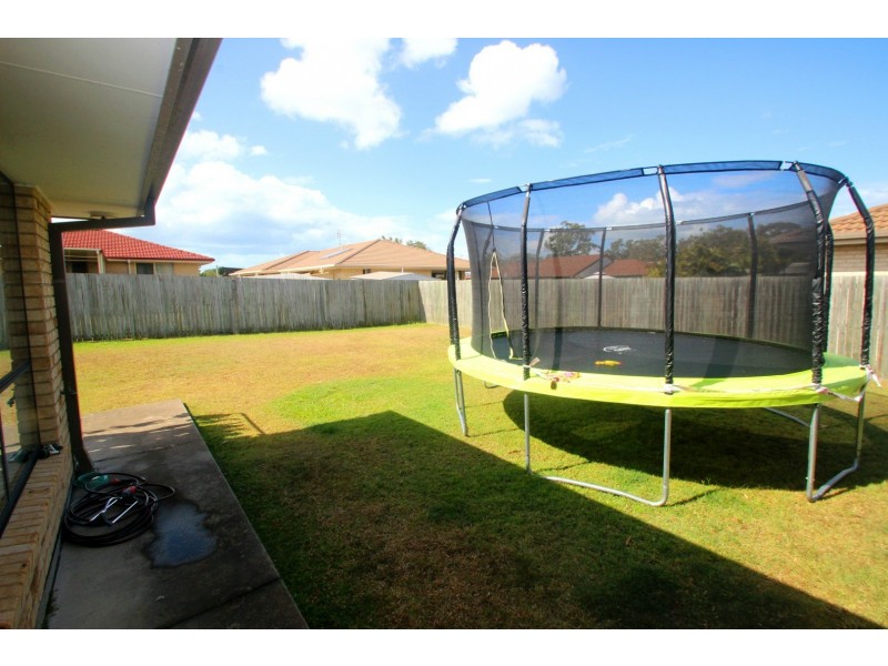 10 Trill Court, Urangan QLD 4655