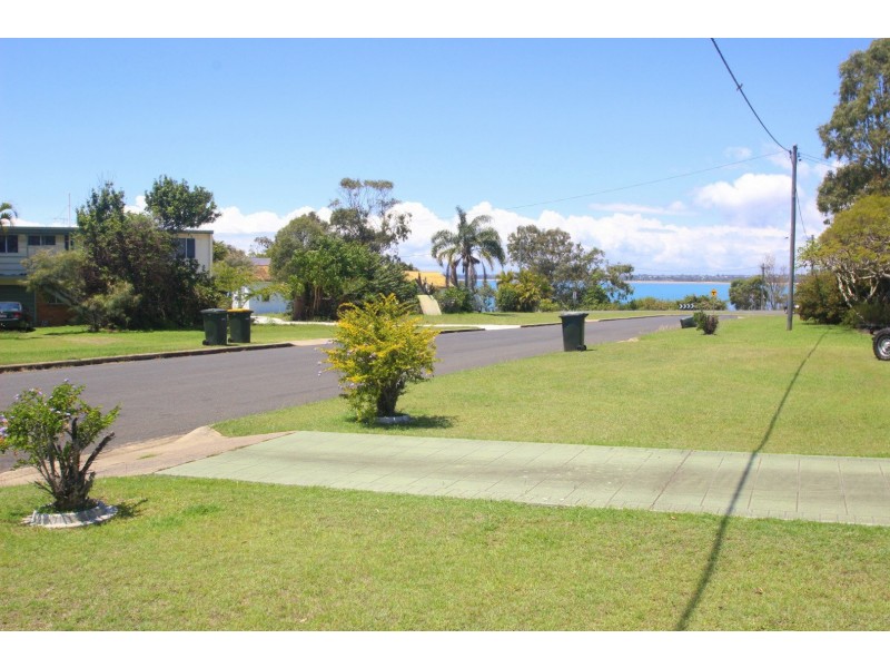 27 Flinders Street, Point Vernon QLD 4655