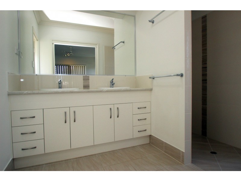 3 Belleni Court, Point Vernon QLD 4655