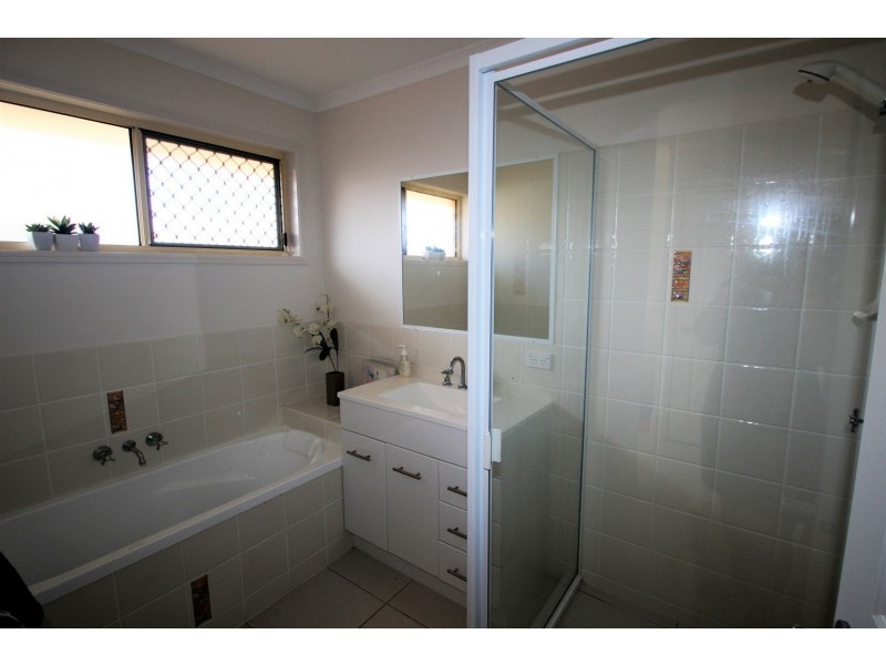 21 Moonstone Drive, Urangan QLD 4655