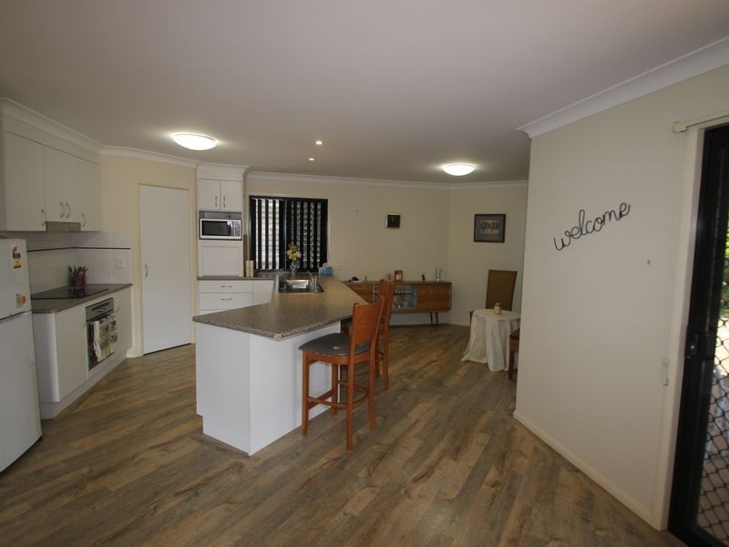 8 Seaside Circuit, Toogoom QLD 4655