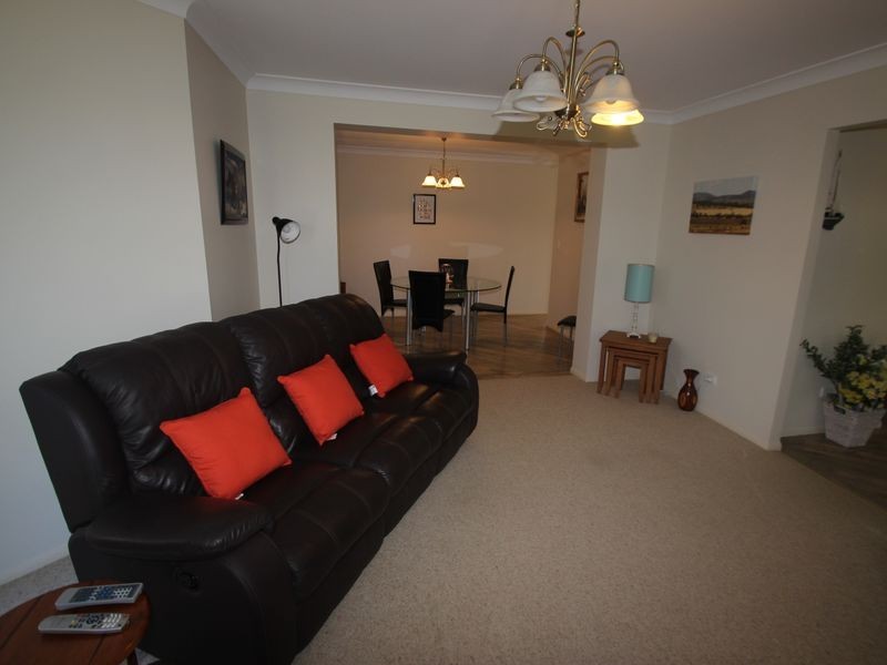 8 Seaside Circuit, Toogoom QLD 4655